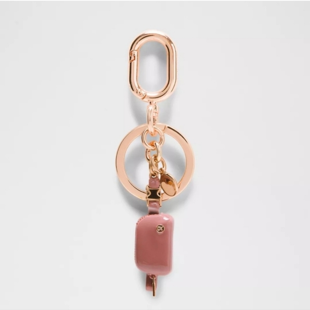 Lululemon everywhere belt bag keychain Spiced Chai NWT Rose Gold